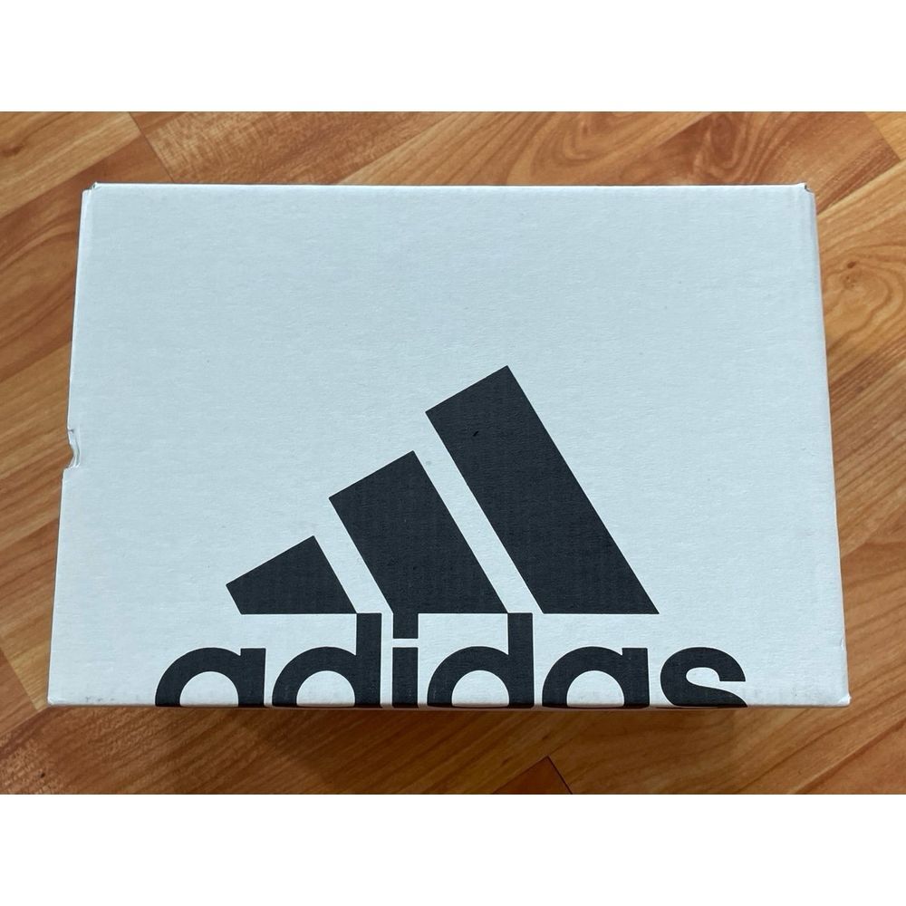 Adidas‎ empty shoe box
